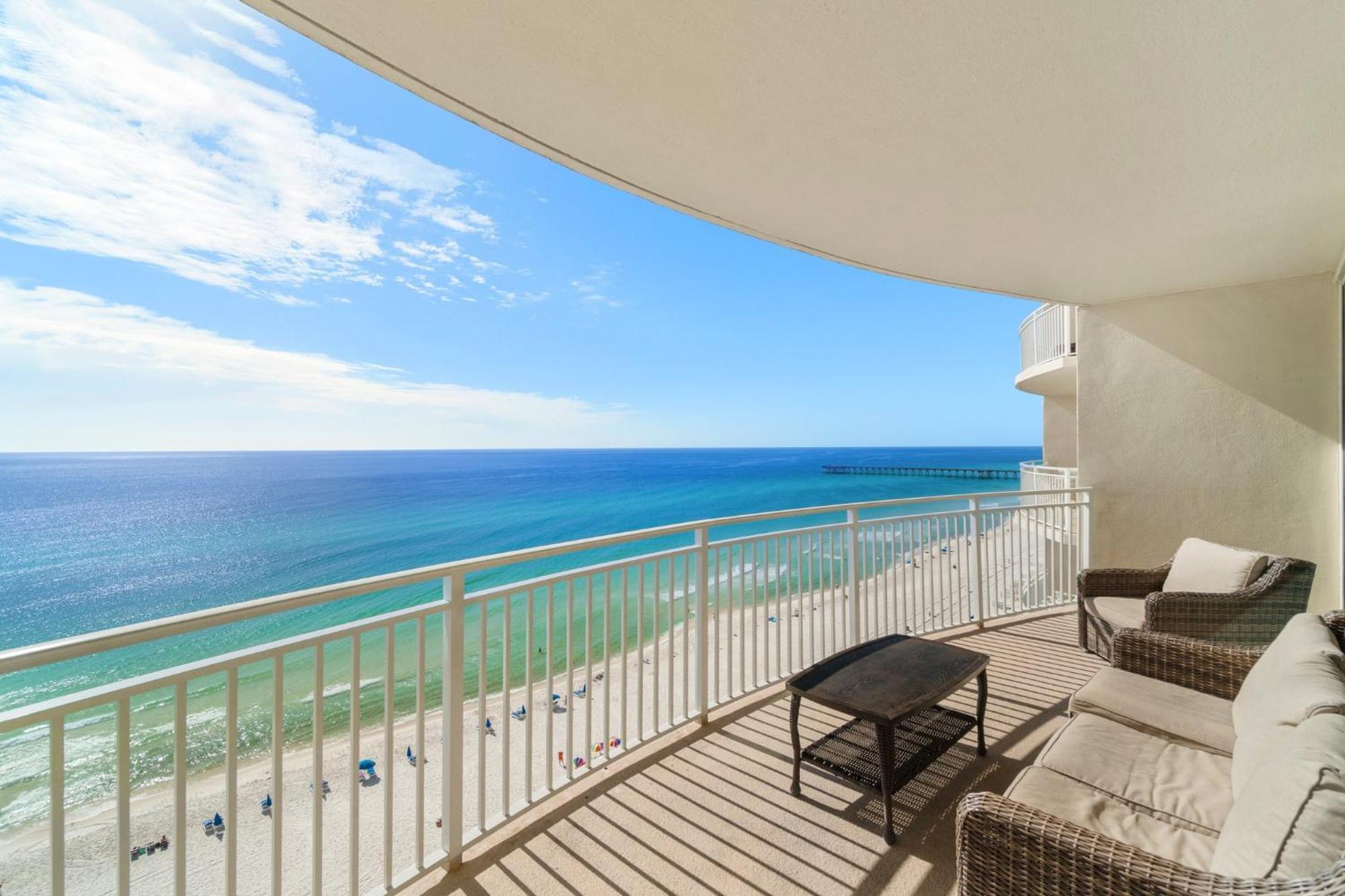 Luxury Beachfront W/ 2 Balconies! Sleeps 8! Walk To Pier Park! *