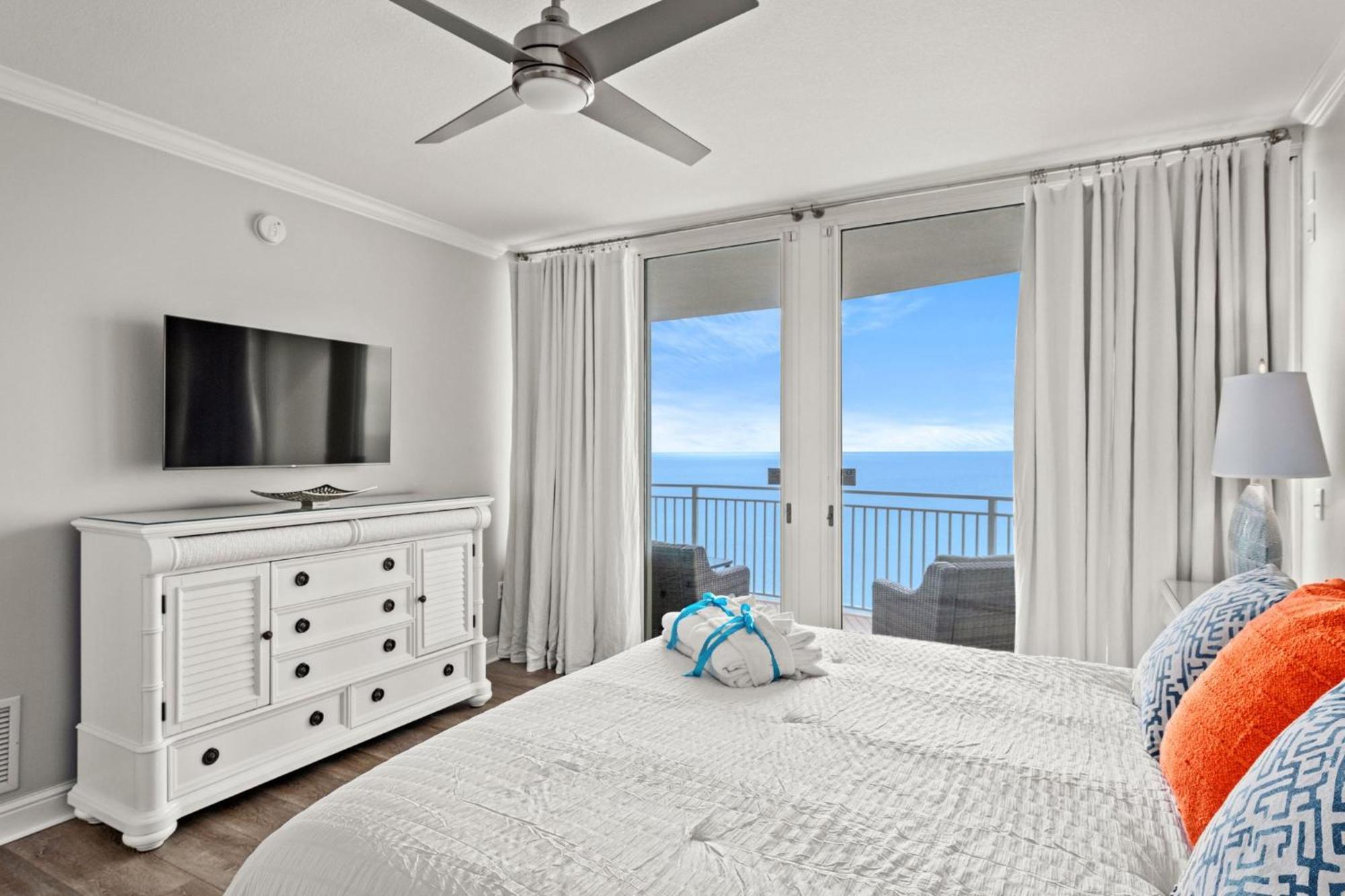 Luxury Beachfront W/ 2 Balconies! Sleeps 8! Walk To Pier Park! * Panama City Beach