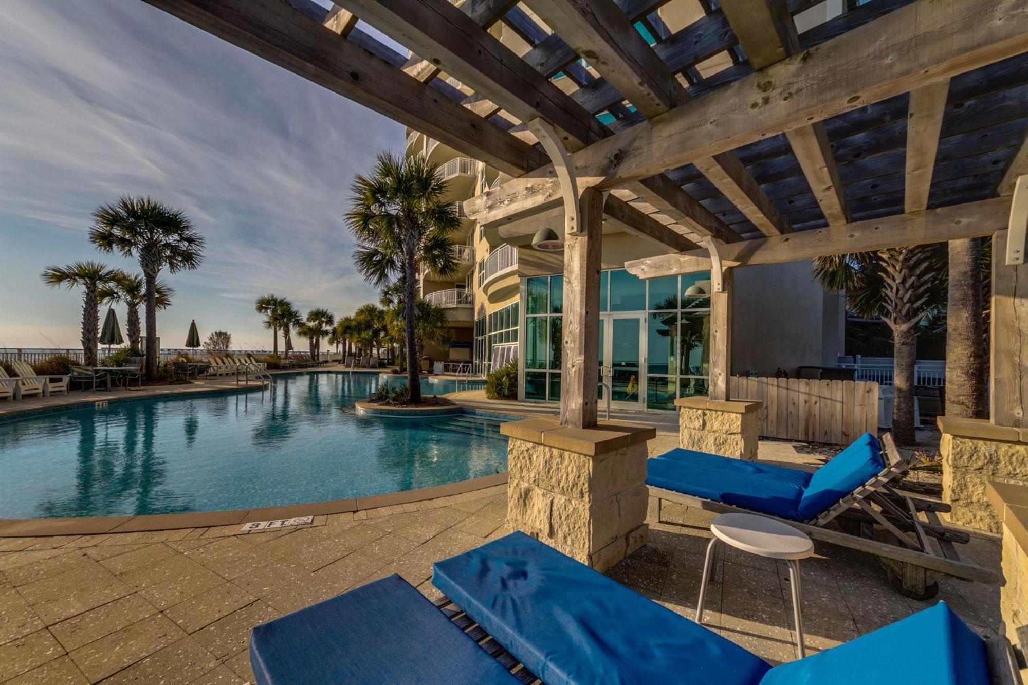 Luxury Beachfront W/ 2 Balconies! Sleeps 8! Walk To Pier Park!