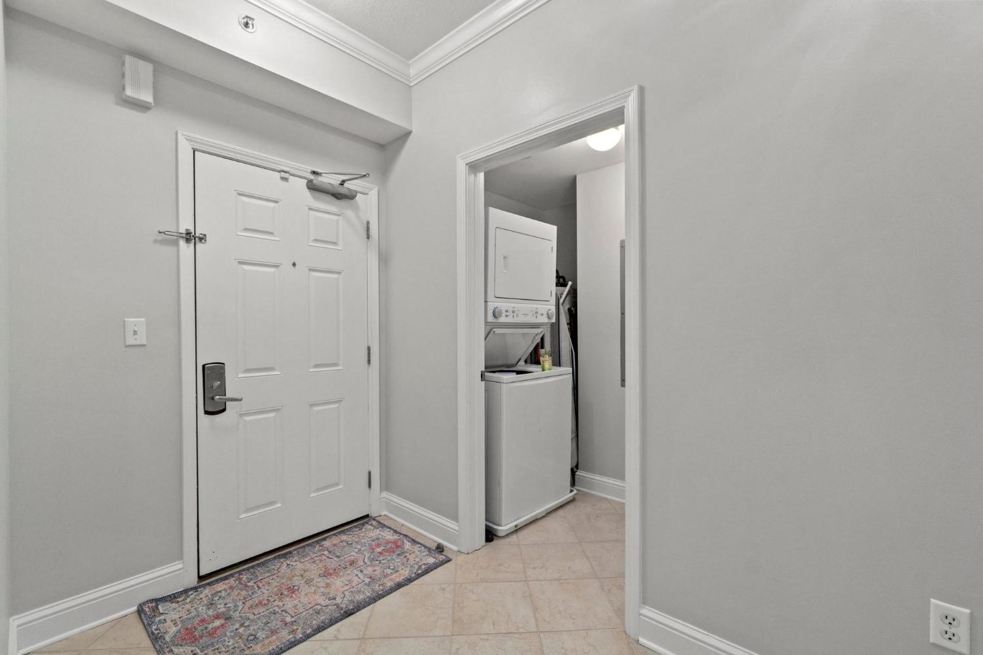 Luxury Beachfront W/ 2 Balconies! Sleeps 8! Walk To Pier Park!